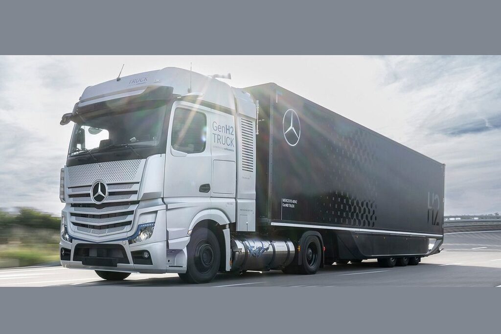 Investasi Mercedes-Benz Diperkuat di Balikpapan dengan Diler Truk Baru ...